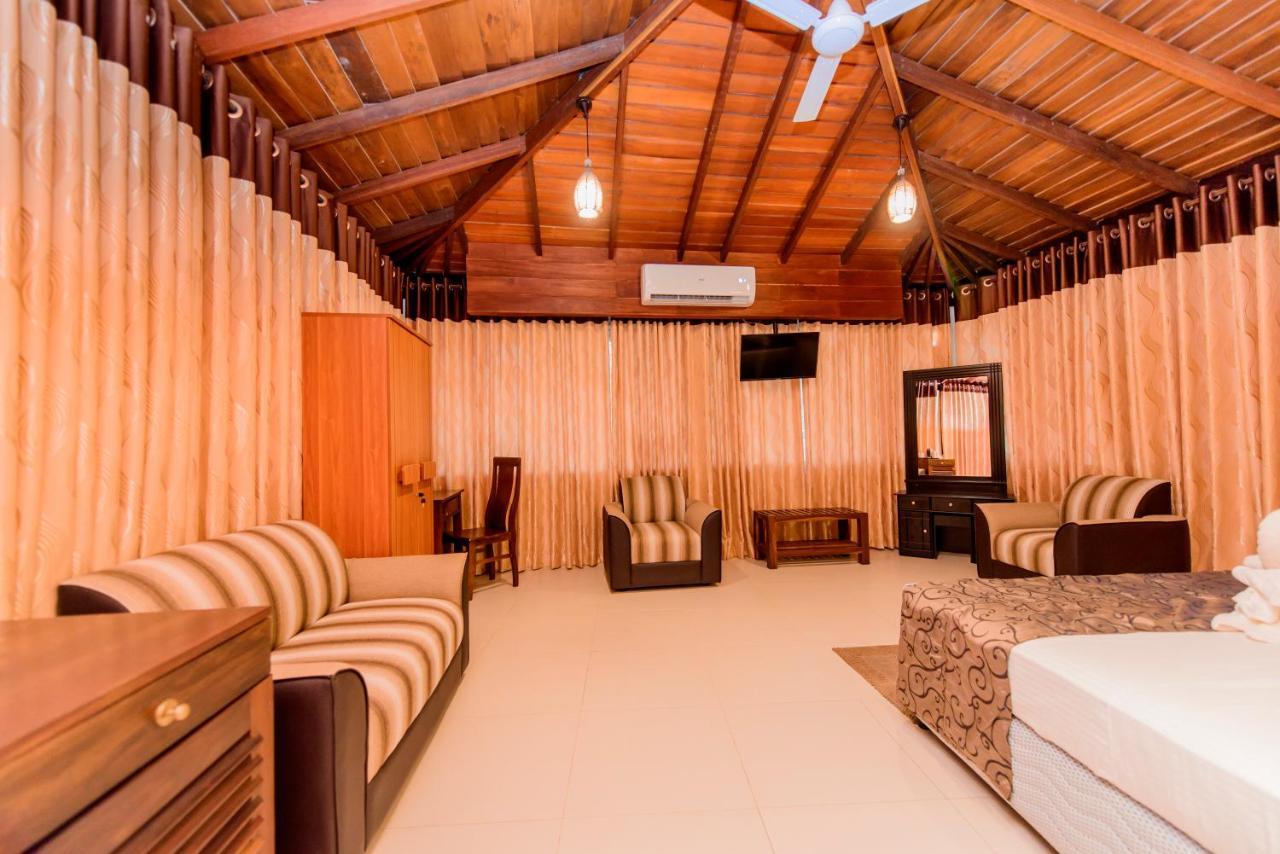 Hotel Sevonra Unawatuna Esterno foto