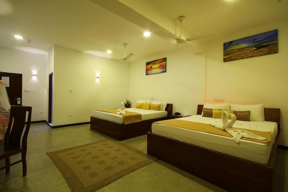 Hotel Sevonra Unawatuna Esterno foto